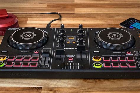 Pioneer DJs new beginner controller is built for streaming music and smartphone DJing | Music ...