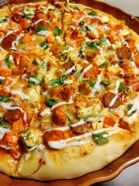 Creamy Chicken Tikka Pizza-California Pizza's Copycat - THE OVENIST