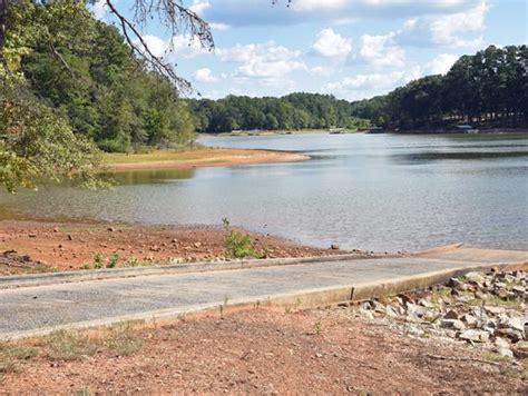 Corps slows flow from lakes as drought increases but Hartwell still likely to go down