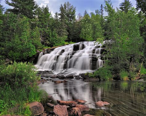 Michigan Nut Photography | Exploring Michigan's Waterfalls