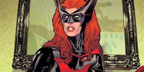 Arrow director gives behind-the-scenes look at Ruby Rose in Batwoman costume