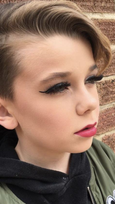 This adorable 10-year-old boy's makeup tutorials are going viral | Boys wearing makeup, Makeup ...