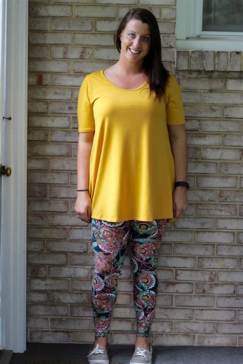 Ask Away...: Outfit of the Day: Bright Sunshiney Day