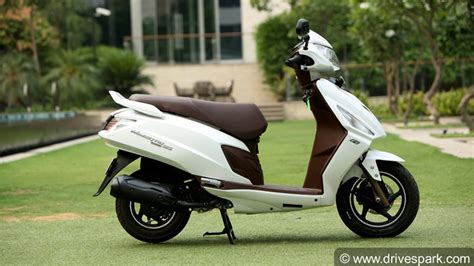 Hero Maestro Edge 125 Images [HD]: Photo Gallery of Hero Maestro Edge 125 - DriveSpark