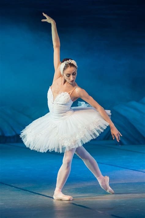 Referenced Stockphoto -- Ballerina, Swan Lake, Performance, Dancer ...