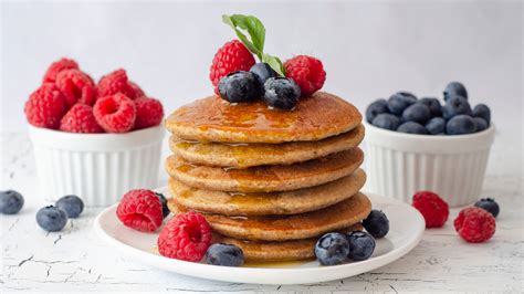 Martha Stewart's Hack For Keeping Pancakes Warm While Cooking