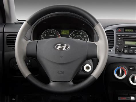 2009 Hyundai Accent Pictures: | U.S. News