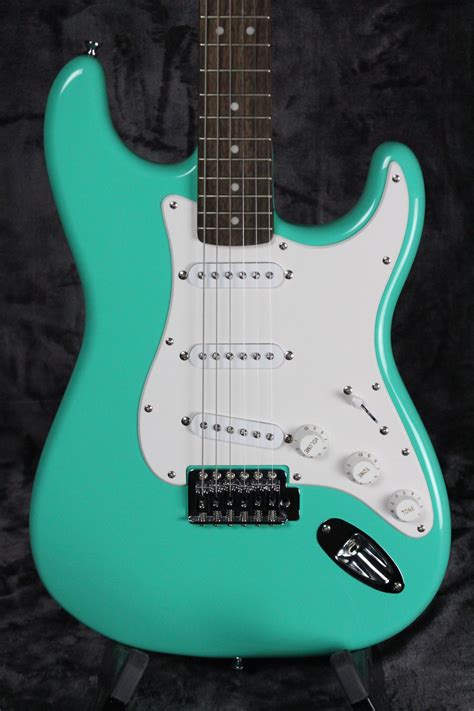 Squier Bullet Stratocaster > Guitars Electric Solid Body | Empire ...