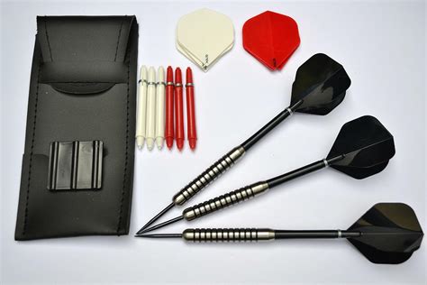 HEAVYWEIGHT 80% TUNGSTEN 35g DARTS SET WITH 3 SETS OF FLIGHTS AND STEMS: Amazon.co.uk: Sports ...