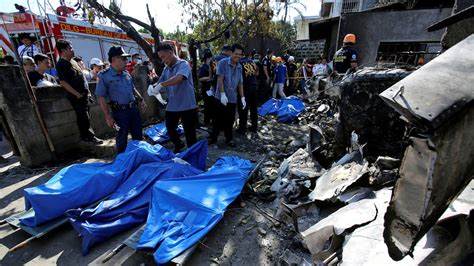 10 killed as plane crashes into home, wiping out Philippine family (PHOTOS)