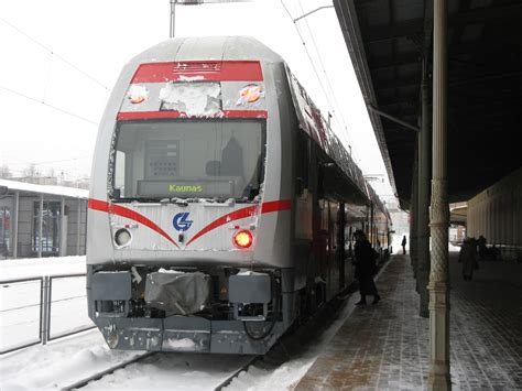 File:Train to Kaunas in winter, Vilnius railway station, Lithuania.jpeg - Wikitravel