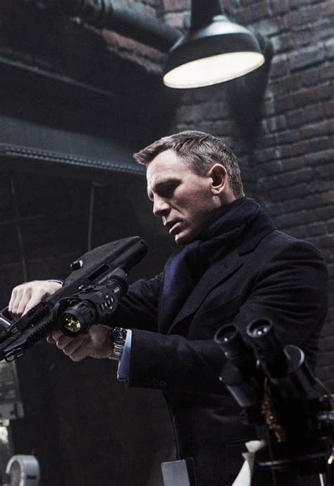 BLACK & BLUE — Daniel Craig - Spectre (2015)