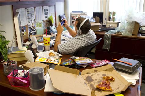 Workplace Habits That Are Leading To An Unhealthy Lifestyle