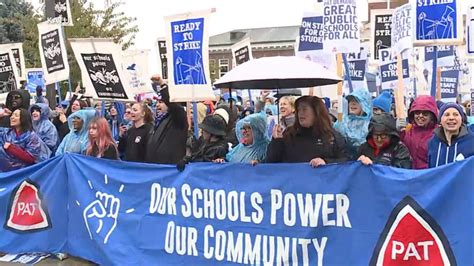 Portland teachers on strike - Good Morning America