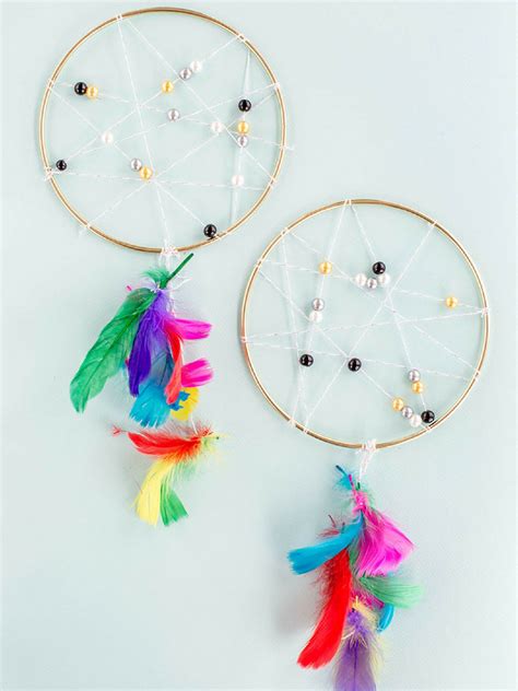 9 Simple Feather Craft Ideas | Fun365