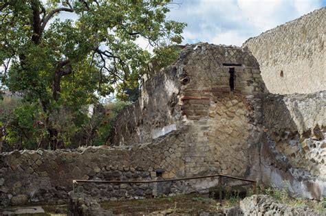 Herculaneum - Photos and the City