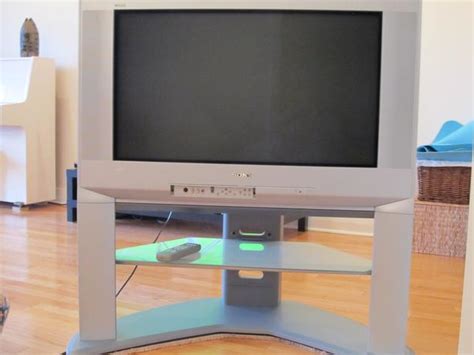 34" Sony FD Trinitron WEGA TV (1 HDMI ) with matching stand Central ...