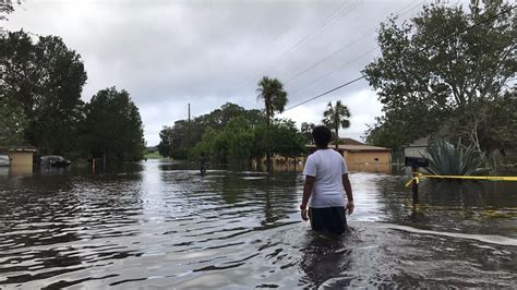 Hurricane Irma leaves trail of downed trees, high water, power outages in Florida - Orlando Sentinel