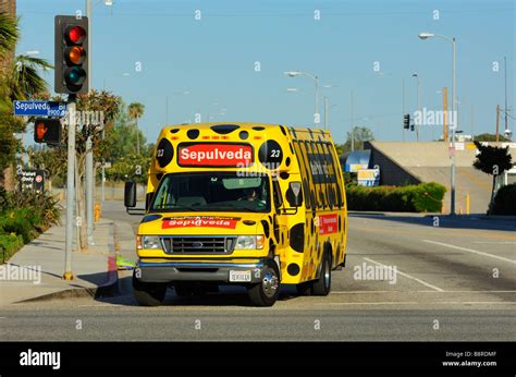 Sepulveda The Parking Spot Airport Shuttle Bus, Los Angeles Stock Photo: 22643279 - Alamy