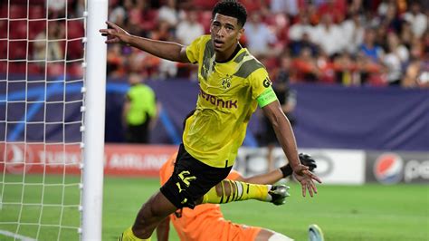 Watch Jude Bellingham score stunning goal for Borussia Dortmund as ...