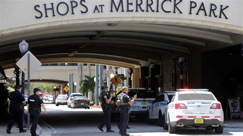 Florida mall shooting: Second victim dies after being shot by fired ...