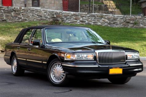 PICTURE CAR SERVICES LTD | Lincoln Town Car Black 1996 Luxury, Period ...