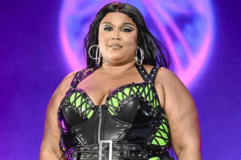 Lizzo clarifies she's not quitting music after viral post