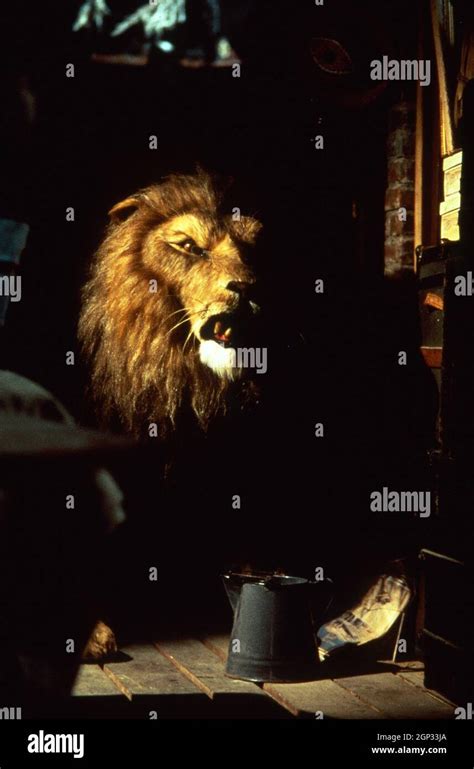 JUMANJI, lion, 1995. © TriStar Pictures / courtesy Everett Collection ...