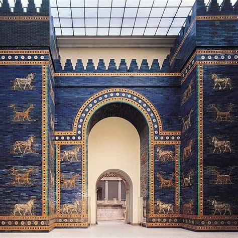 Ishtar Gate (restored), Babylon, Iraq, ca. 575 BCE. em 2020 | História ...