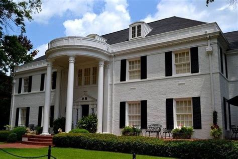 Take a look inside the new $13 million Phi Mu sorority house at the University of Alabama ...