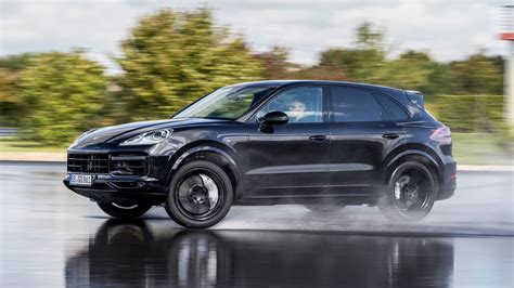 Porsche Cayenne SUV (2017) ride review | CAR Magazine