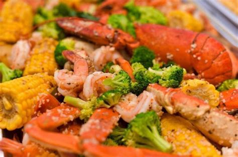 Crab Legs & Shrimp – Signature Catering Service