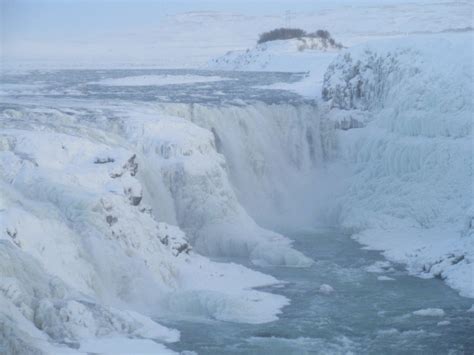 Iceland in December: 5 Tips for Visiting Gullfoss in Winter - BashfulAdventurer.com