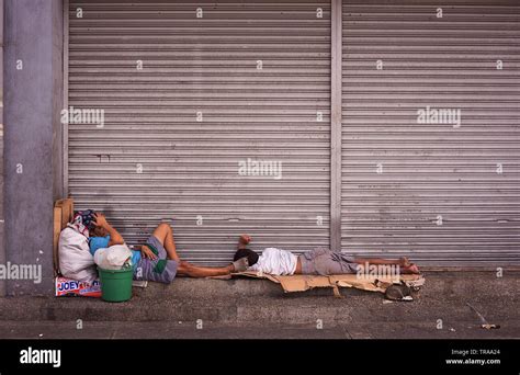 Philippines homeless hi-res stock photography and images - Alamy