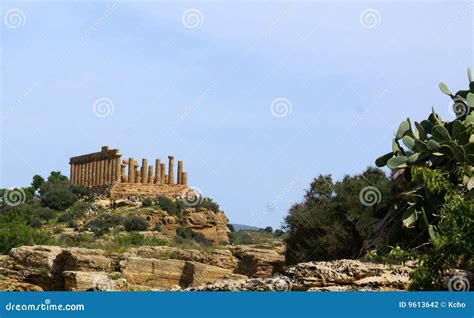 Columns Temple of Hera stock photo. Image of solitude - 9613642