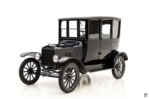 This tidy 1921 Ford Model T center door is a nicely restored example of this rare and desirable ...