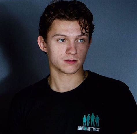 A cool edit with blue eyes | Tom holland imagines, Tom holland peter ...