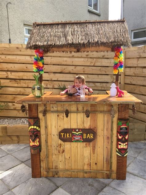 Tiki bar built by my husband in our garden Artes y manualidades ¿Qué ...