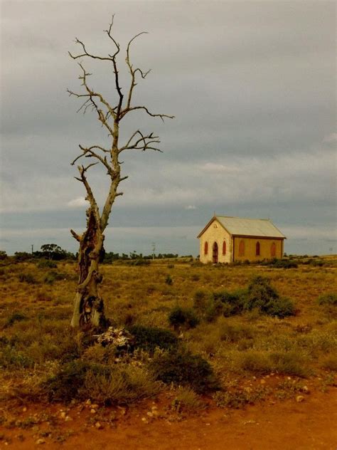 Australian outback Not sure where this is but looks pretty cool ...