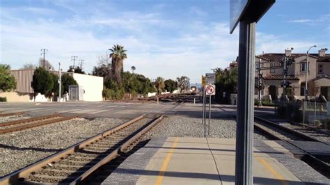 Metrolink 673 entereing El Monte Station - YouTube