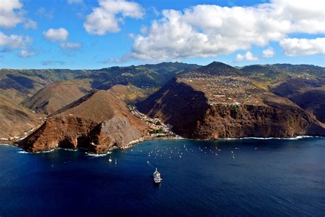 Saint Helena Island Info: All about St Helena, in the South Atlantic ...