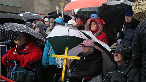 Victims, survivors honoured at Halifax Explosion anniversary memorial ...