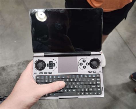 GPD Win Mini will be a small(ish) handheld gaming PC with a clamshell ...