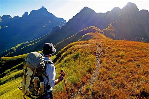 8 Drakensberg hiking routes recommended by experts Night Hiking, Winter ...