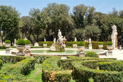 Gardens at Villa Borghese in Rome — Stock Photo © kmiragaya #185093004