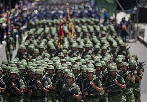 Mexico’s Military Parade | andrewcusack.com