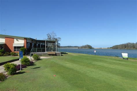 Nambucca Heads Island Golf Course, Nambucca Heads - reviewed by RvTrips