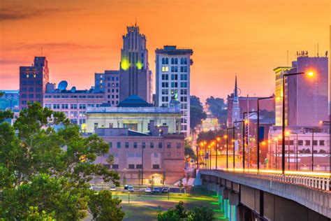 20+ Youngstown Ohio Skyline Stock Photos, Pictures & Royalty-Free ...