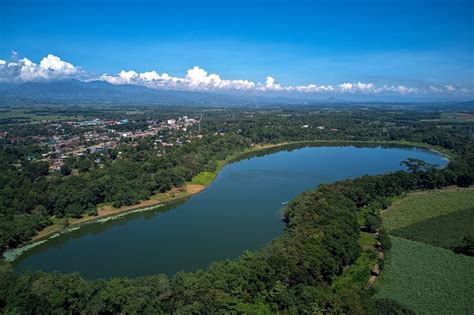 Lake Pinamaloy, Don Carlos, Bukidnon : r/Philippines