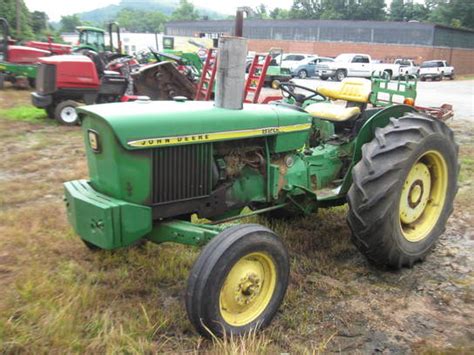 1972 John Deere 820 Tractors - Utility (40-100hp) - John Deere MachineFinder